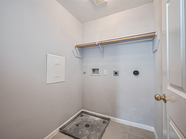 2710 Grants Lake Boulevard L8, Sugar Land TX 77479