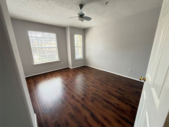 2710 Grants Lake Boulevard L8, Sugar Land TX 77479