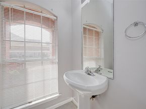 2710 Grants Lake Boulevard L8, Sugar Land TX 77479