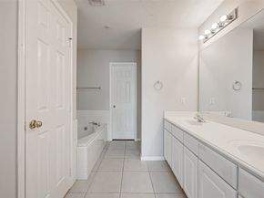 2710 Grants Lake Boulevard L8, Sugar Land TX 77479