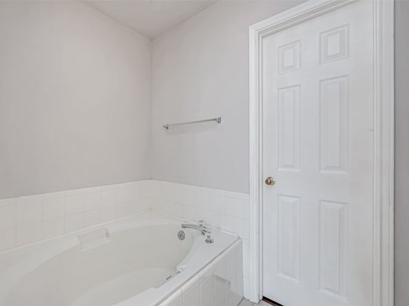 2710 Grants Lake Boulevard L8, Sugar Land TX 77479