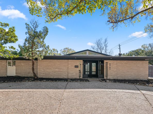 5747 Jackwood Street, Houston TX 77096