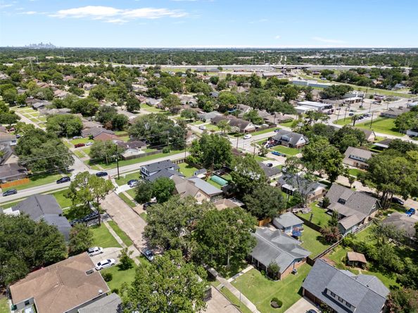 10815 Sagewillow Lane, Houston TX 77089