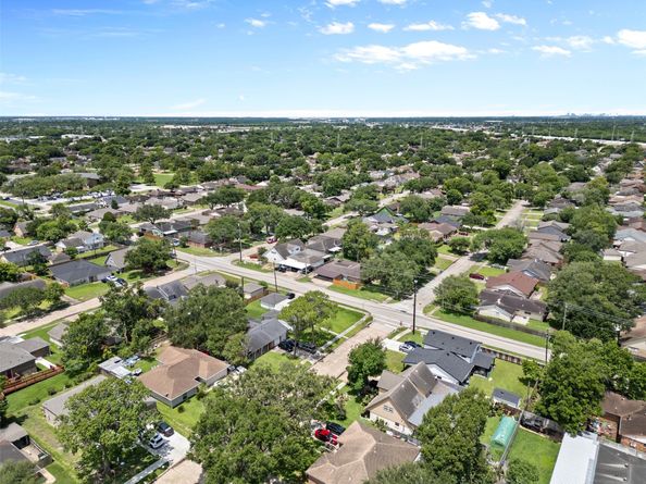 10815 Sagewillow Lane, Houston TX 77089
