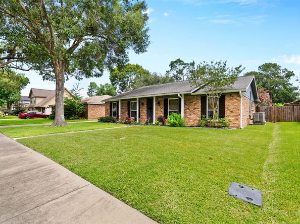 10815 Sagewillow Lane, Houston TX 77089