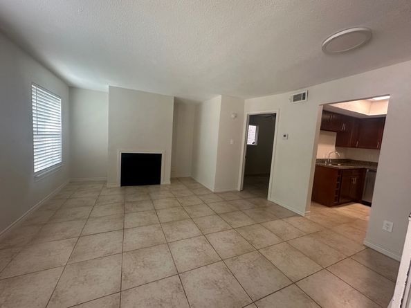 726 Memorial Mews Street 4, Houston TX 77079