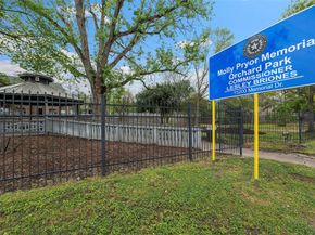 726 Memorial Mews Street 4, Houston TX 77079