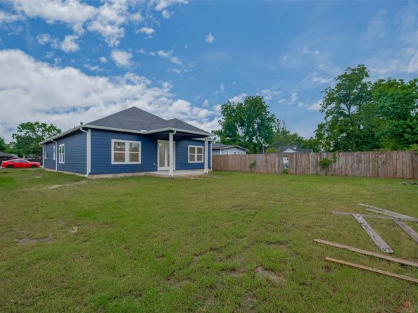 515 Briarcliff Drive, Houston TX 77076