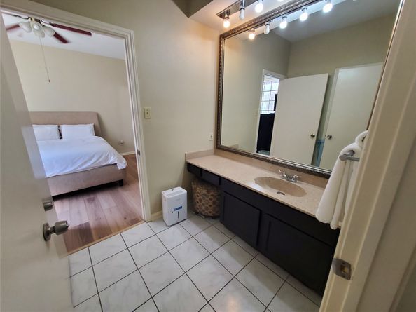 8055 Cambridge Street 19, Houston TX 77054