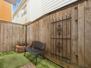 4425 Eigel Street, Houston TX 77007