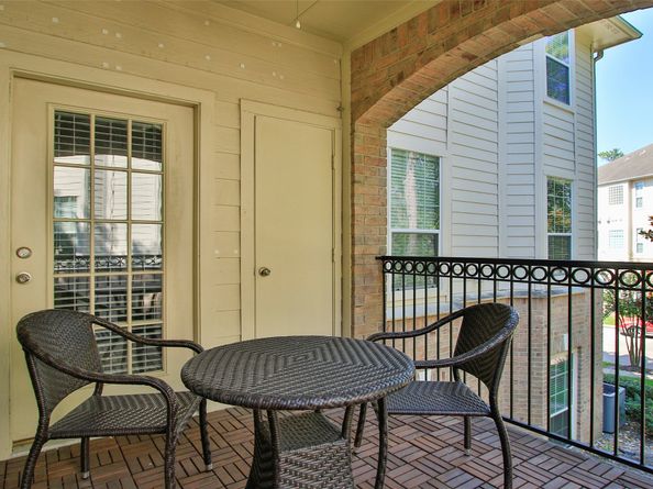 6607 Lake Woodlands Drive 223, The Woodlands TX 77382