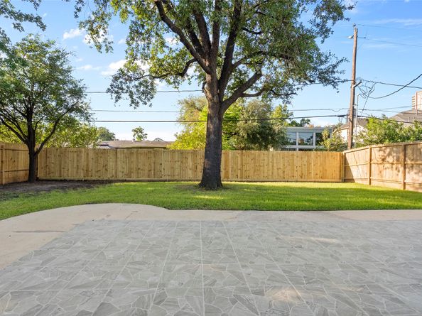 5322 Windswept Lane, Houston TX 77056