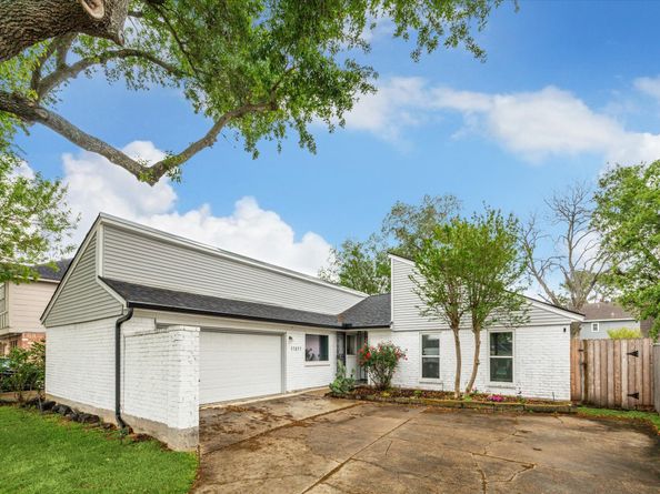 11311 Briar Forest Drive, Houston TX 77077