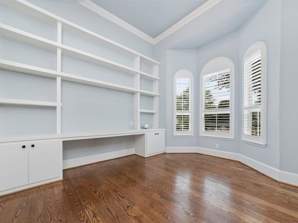 1302 Whitehall Way, Houston TX 77339