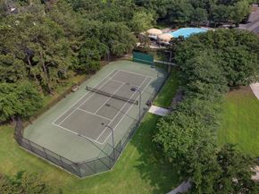 1302 Whitehall Way, Houston TX 77339