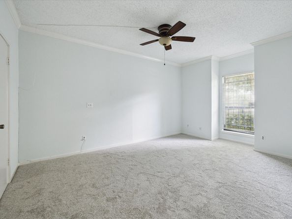 1100 Augusta Drive 63, Houston TX 77057