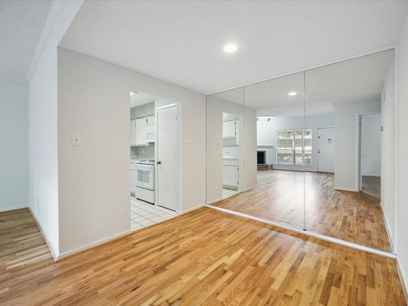 1100 Augusta Drive 63, Houston TX 77057