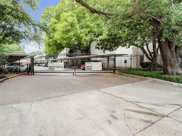 1100 Augusta Drive 63, Houston TX 77057