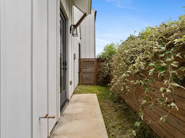 1412 Weiss Street, Houston TX 77009