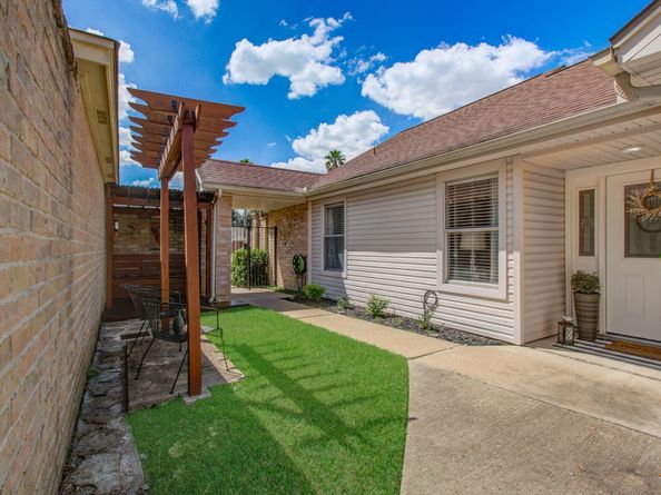 4638 Green Trail Drive, Houston TX 77084