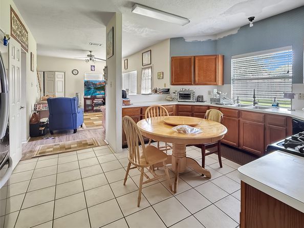 21642 Highland Knolls Drive, Katy TX 77450