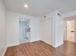 260 El Dorado Boulevard 1504, Houston TX 77598