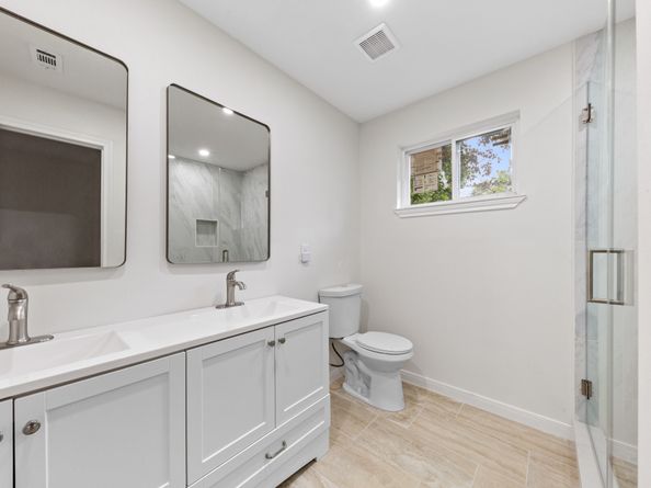 3915 Southmore Circle, Houston TX 77004