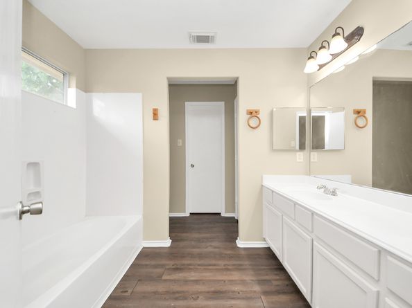 5043 Canyon Blanco Drive, Houston TX 77045