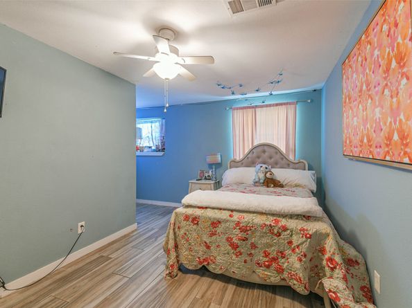 5842 Ludington Drive, Houston TX 77035