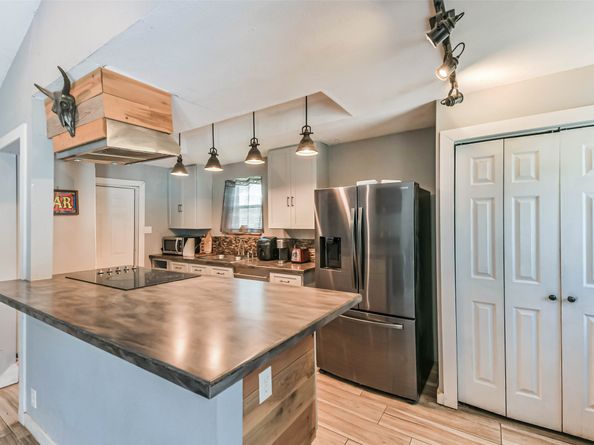 5842 Ludington Drive, Houston TX 77035