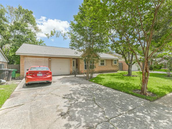5842 Ludington Drive, Houston TX 77035