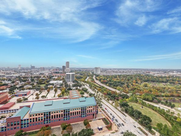 1711 Allen Parkway 2203, Houston TX 77019