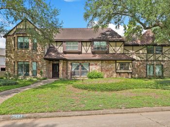 7527 Cart Gate Drive