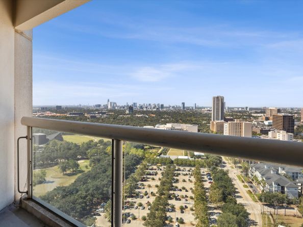 1701 Hermann Drive Drive 27CE, Houston TX 77004