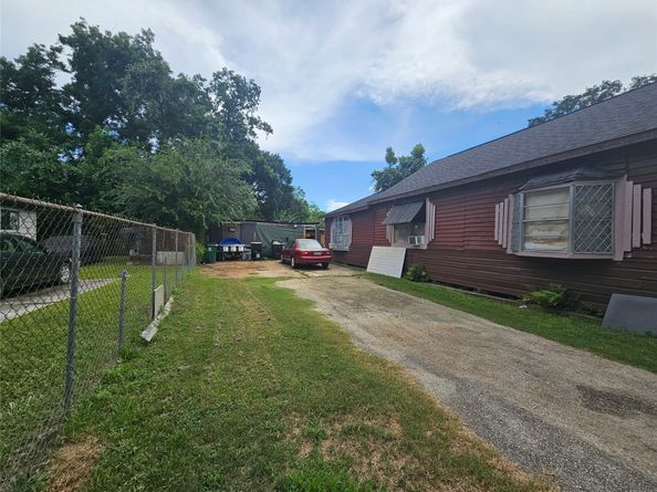 931 Lucky Street, Houston TX 77088