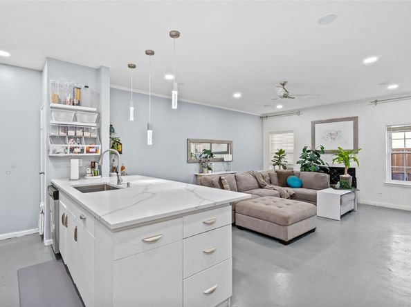 9850 Pagewood Lane 1302, Houston TX 77042