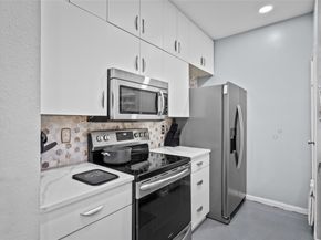 9850 Pagewood Lane 1302, Houston TX 77042