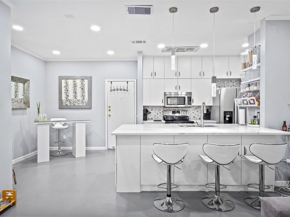 9850 Pagewood Lane 1302, Houston TX 77042