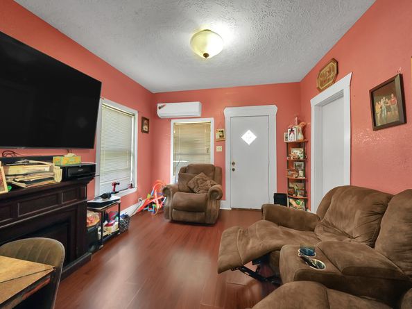 1414 Moody Street, Houston TX 77009
