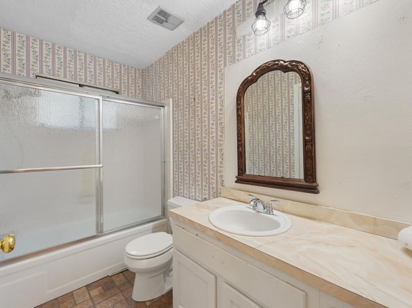 26 Pinewood Forest Court, The Woodlands TX 77381