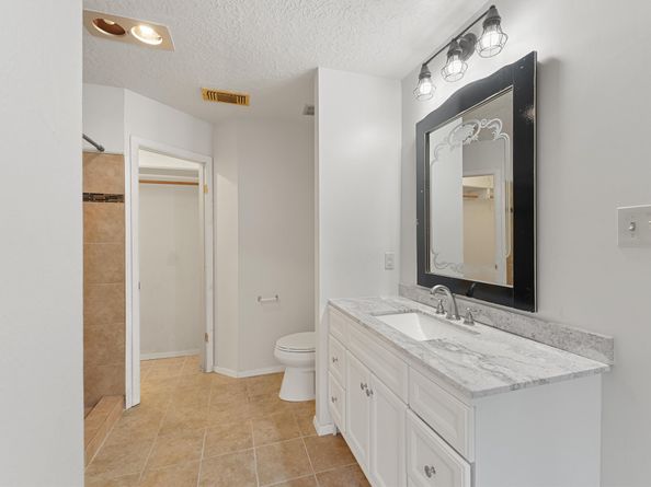 26 Pinewood Forest Court, The Woodlands TX 77381