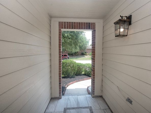 2753 Foster Hill Drive E, Houston TX 77345