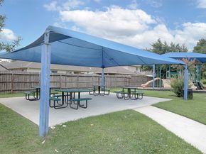 2753 Foster Hill Drive E, Houston TX 77345