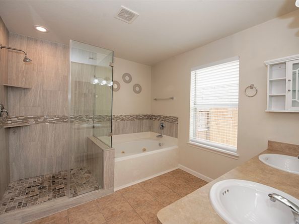 2753 Foster Hill Drive E, Houston TX 77345