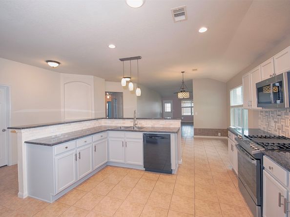 2753 Foster Hill Drive E, Houston TX 77345