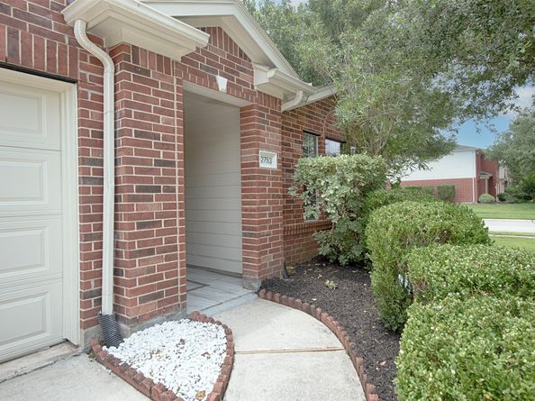 2753 Foster Hill Drive E, Houston TX 77345