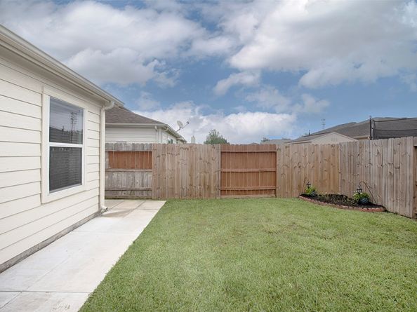 2753 Foster Hill Drive E, Houston TX 77345