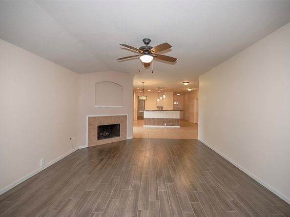 2753 Foster Hill Drive E, Houston TX 77345