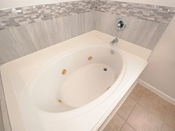 2753 Foster Hill Drive E, Houston TX 77345