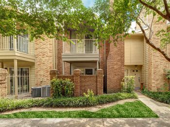 11201 Lynbrook Drive